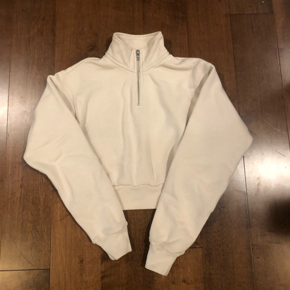 Aritzia Tna Perfect 1/4 Zip Sweatshirt
